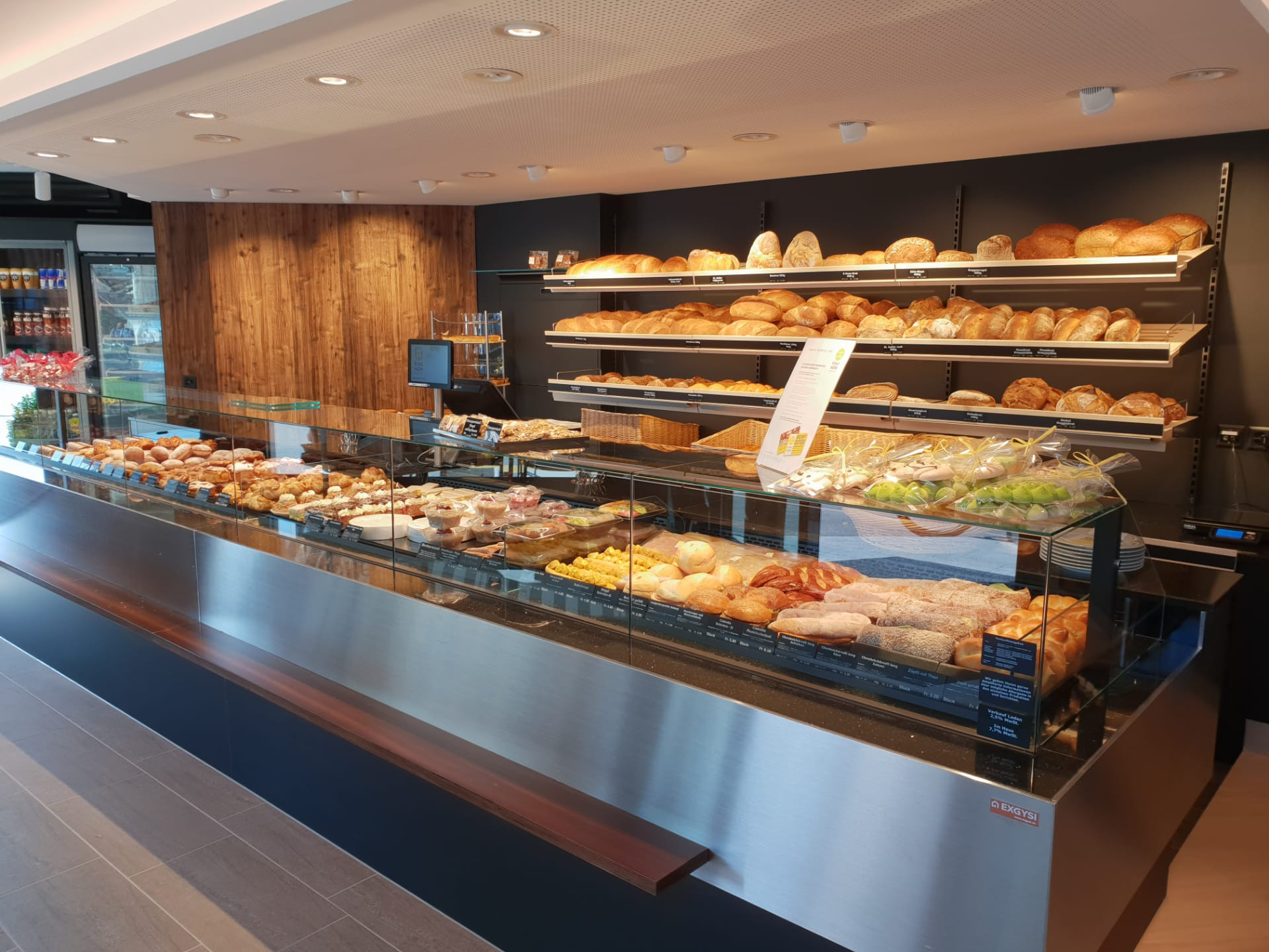 Moderne Schweizer Konditorei W.P. Götze Moderne Schweizer Konditorei W.P. Götze Moderne Schweizer